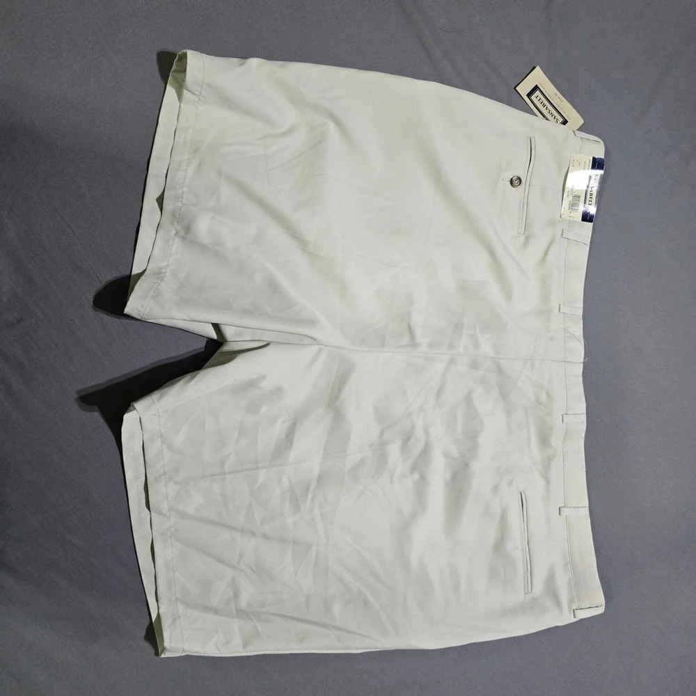Sansabelt Pleated Shorts Mens 52 Cream Off White Hidden Elastic Waistband NWT